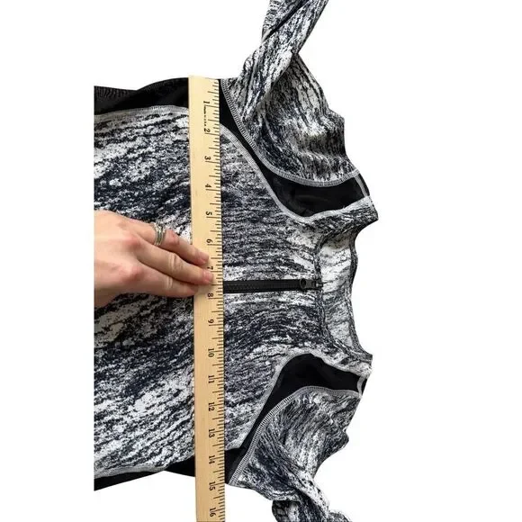 Lululemon Water: Sun Runner 1/2 ZipTexture Twist White Black - Picture 5 of 10